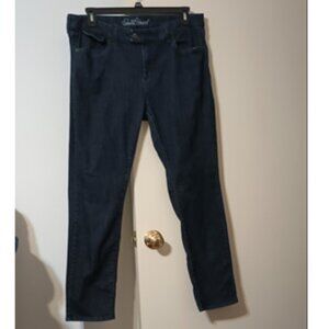 EUC ~ Old Navy's The Sweetheart Straight Leg Jean in Darkwash Blue (Size 16)